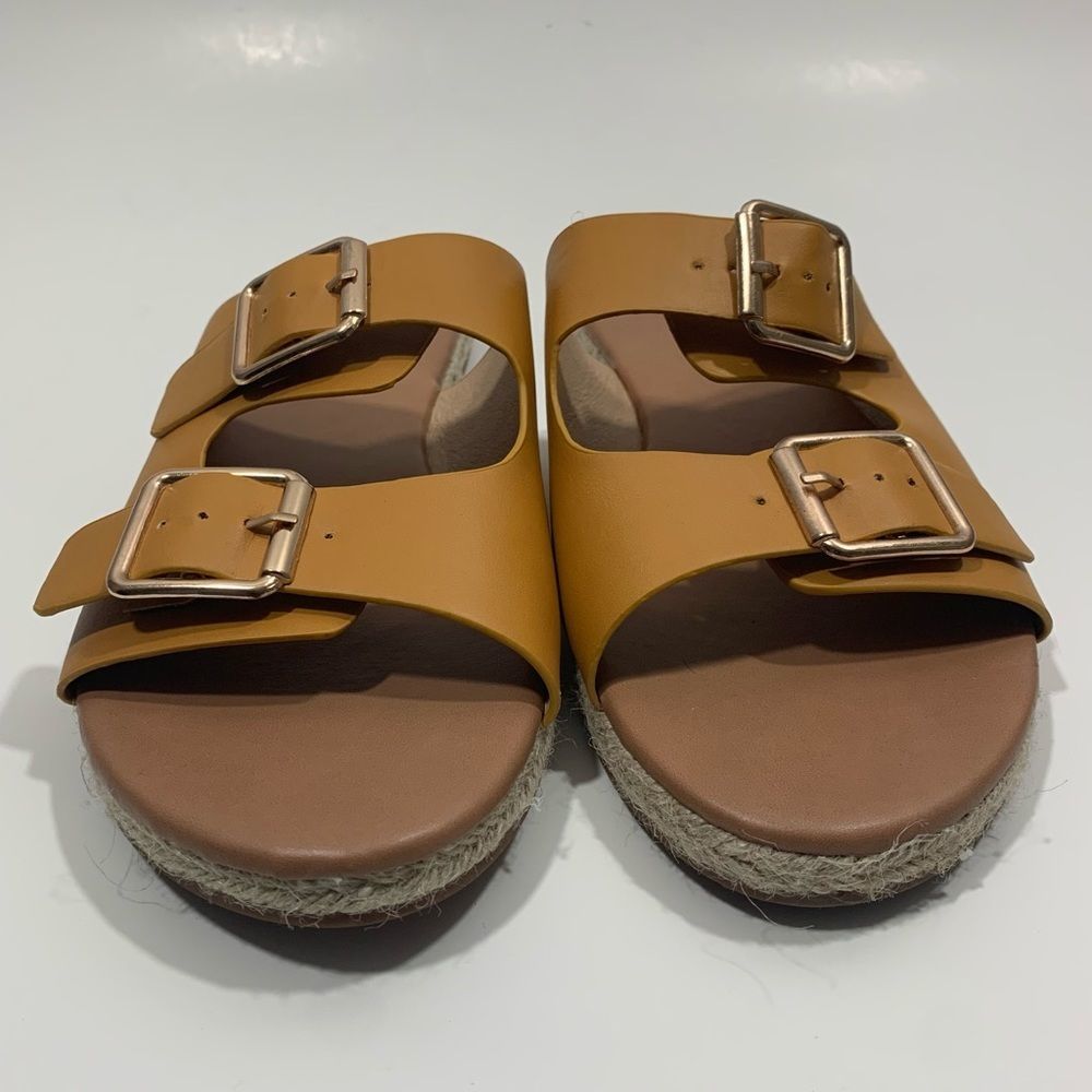 Comfort by Alexis Bendel buckle sandals sz 10